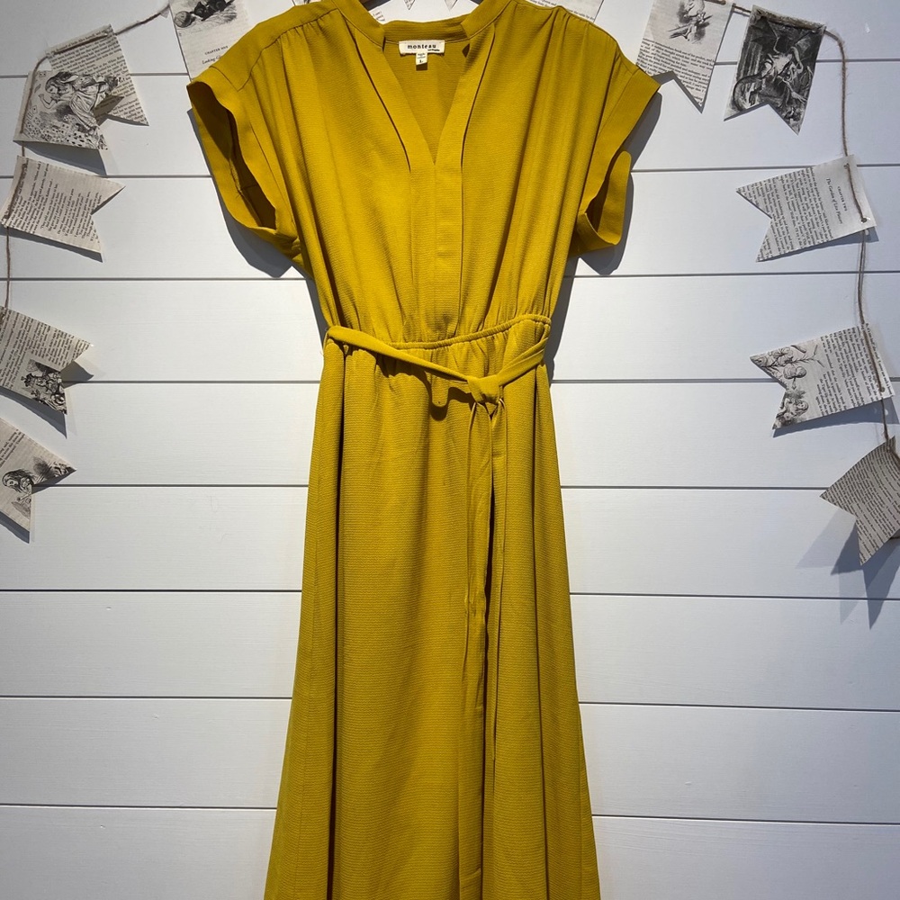Monteau Yellow dress, size Large